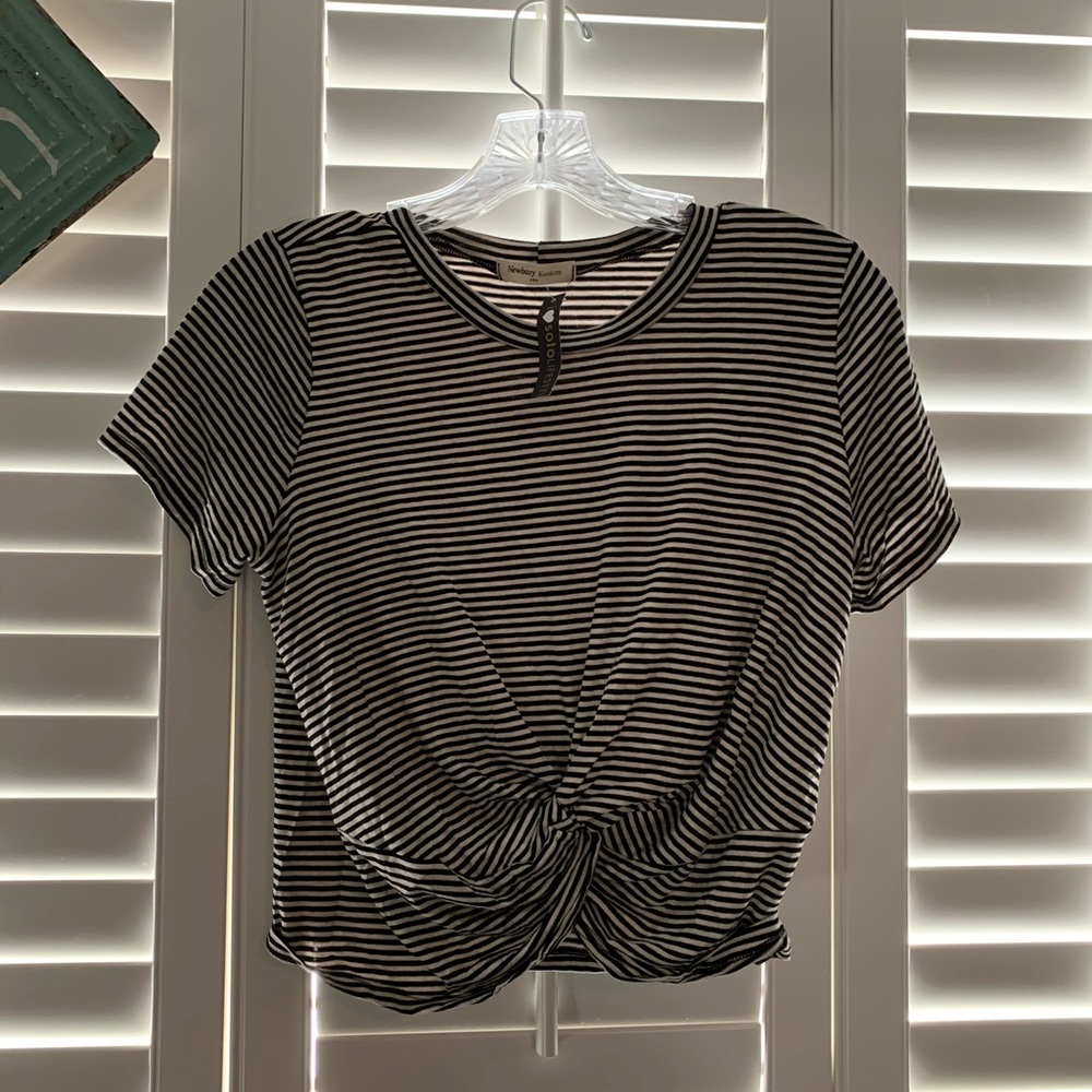Soto Lifestyle black and white T-shirt